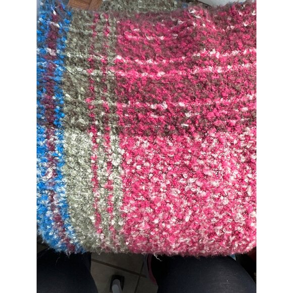 Unbranded boucle green red blue plaid 22” wide cozy soft fringed scarf - Picture 4 of 5